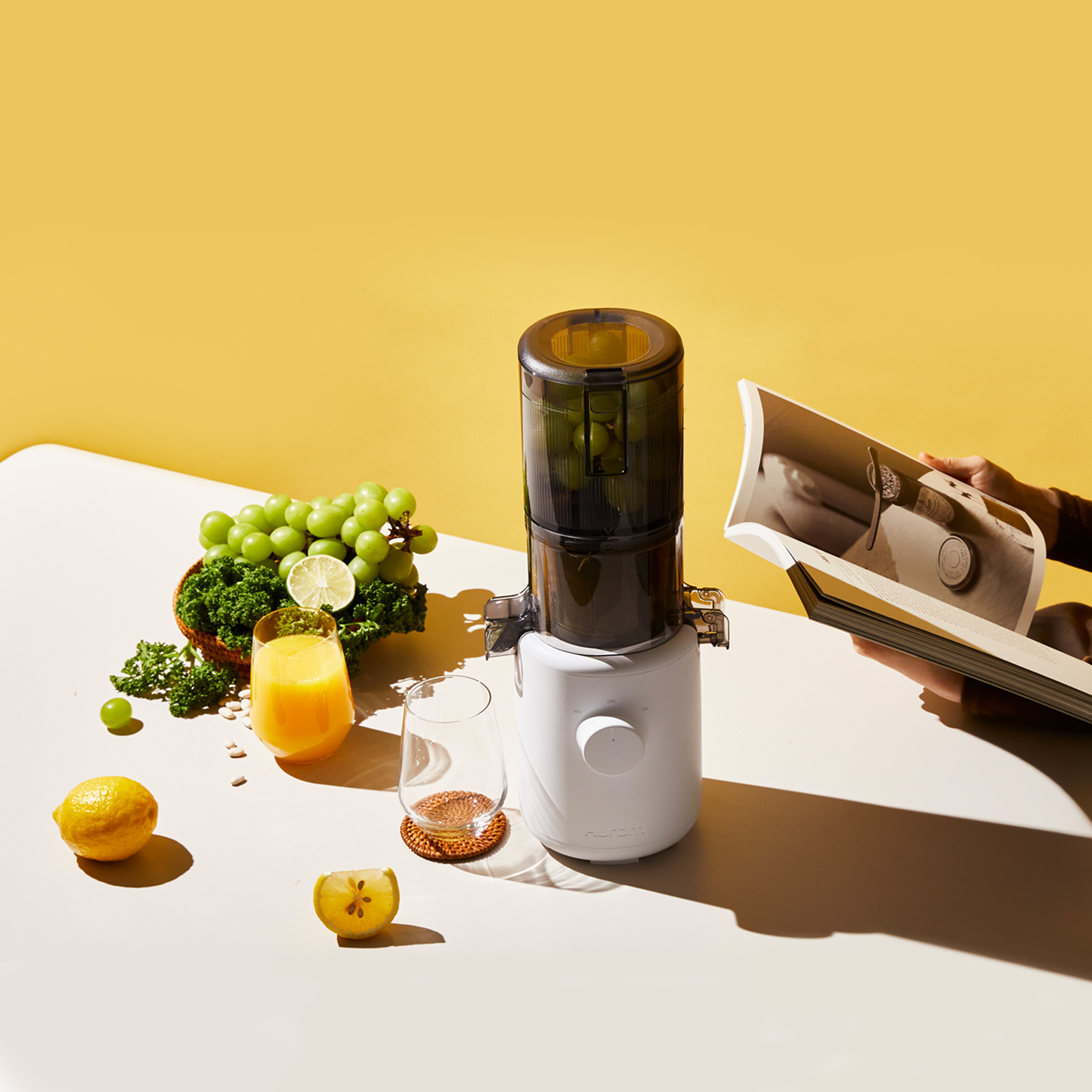 Odšťavovač Hurom H310A, biely