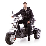 Elektrický Chopper UNIZDRAV PRO trojkolesový – výkonný 2000 W motor - NAJAZDENÝCH 19 KM