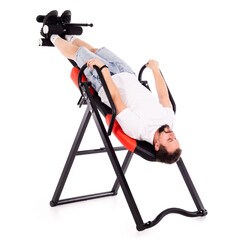 Inverzný stôl s funkciou vibračnej masáže a výhrevu