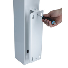 Germicídny žiarič UNIZDRAV s displejom uzavretý nástenný – biele vyhotovenie