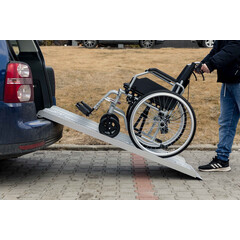 Sklápacia nájazdová rampa, 150 cm