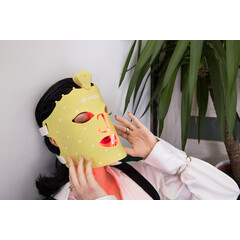 GOLD LED maska so svetelnou terapiou UNIZDRAV