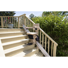 Stoličkový výťah Elite s rovnou koľajnicou