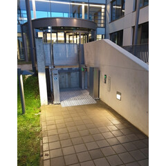 Zvislá zdvíhacia plošina MB Quattro