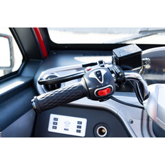 Elektrický trojkolesový skúter UNIZDRAV MiniCar - ŠKRABANEC NA PRAVOM HORNOM ROHU