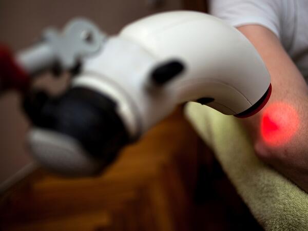 Účinky infralampy: objavte benefity liečby svetlom