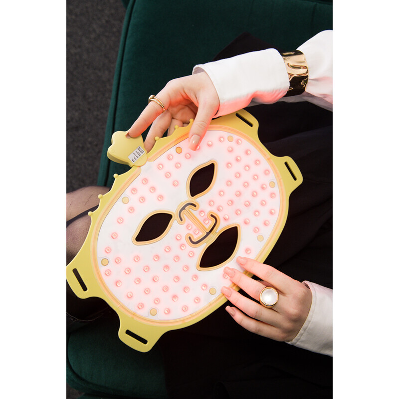 GOLD LED maska so svetelnou terapiou UNIZDRAV