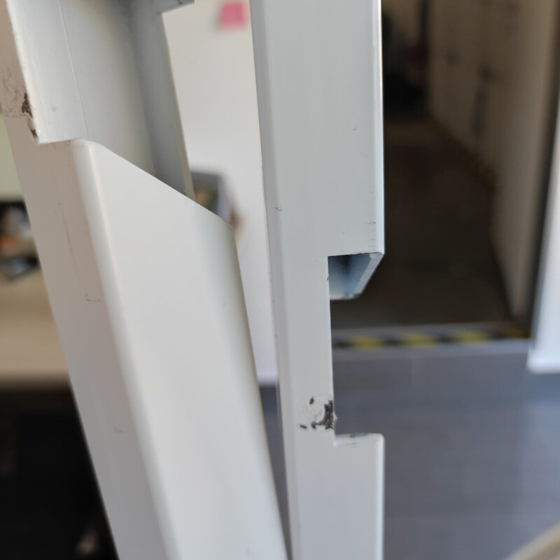 Podlahový stojan k biolampe Bioptron PRO 1 - POŠKRIABANÝ