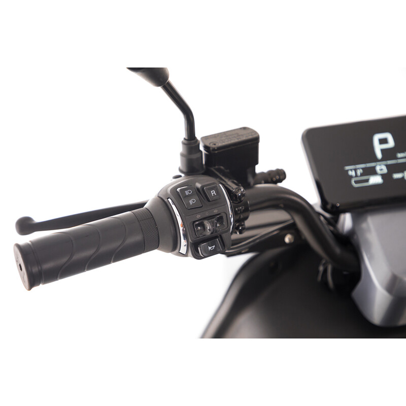 Elektrický skúter UNIZDRAV e-City s dojazdom 60 km