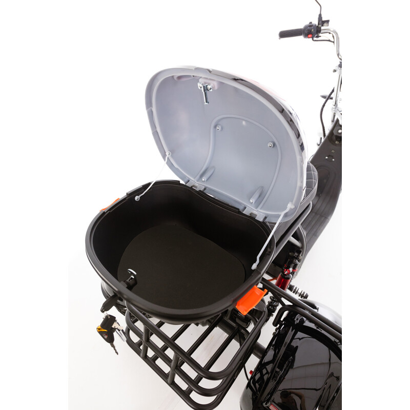 Elektrický Chopper UNIZDRAV PRO trojkolesový – výkonný 2000 W motor - HRDZA NA KONŠTRUKCII PRI BLATNÍKOCH, NAJAZDENÝCH 10 KM