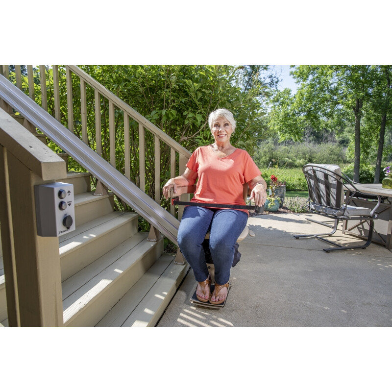 Stoličkový výťah Elite s rovnou koľajnicou