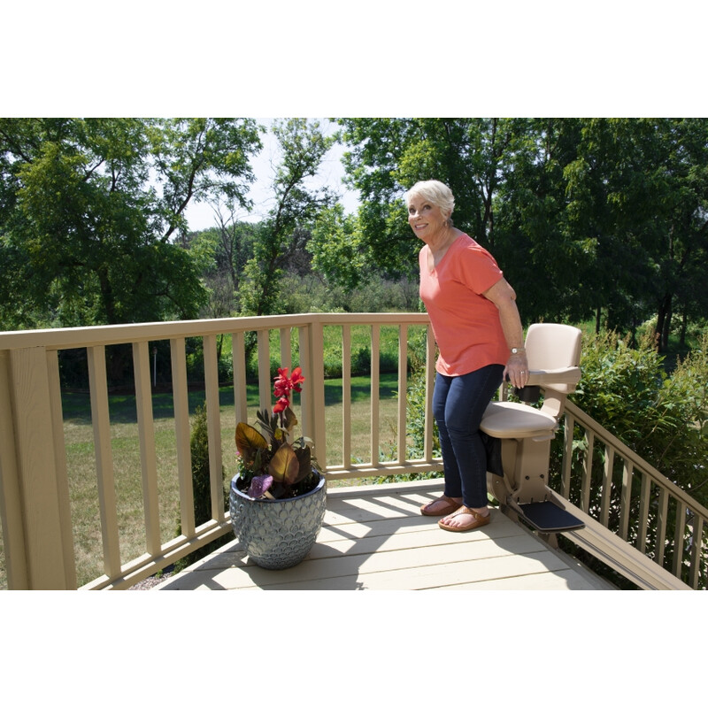 Stoličkový výťah Elite s rovnou koľajnicou