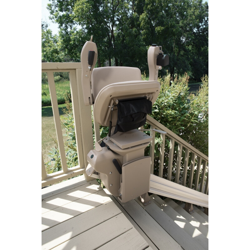 Stoličkový výťah Elite s rovnou koľajnicou