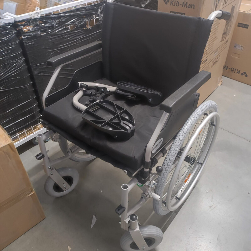 Invalidný vozík odľahčený s nastaviteľným ťažiskom - BEZ PÔVODNÉHO OBALU, ŠKRABANCE NA RÚČKE