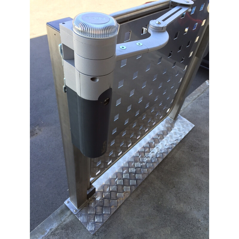 Zvislá zdvíhacia plošina MB1000 & MB1300