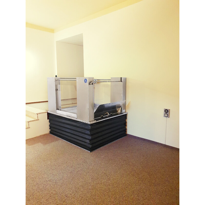 Zvislá zdvíhacia plošina MB Quattro