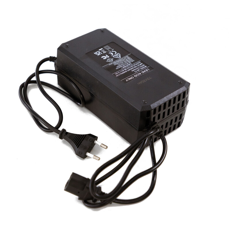 Elektrická motorka e-Flex, červená - VÝSTAVNÝ KUS, ŠKRABANCE NA PLASTOCH, NAJAZDENÝCH 7 KM