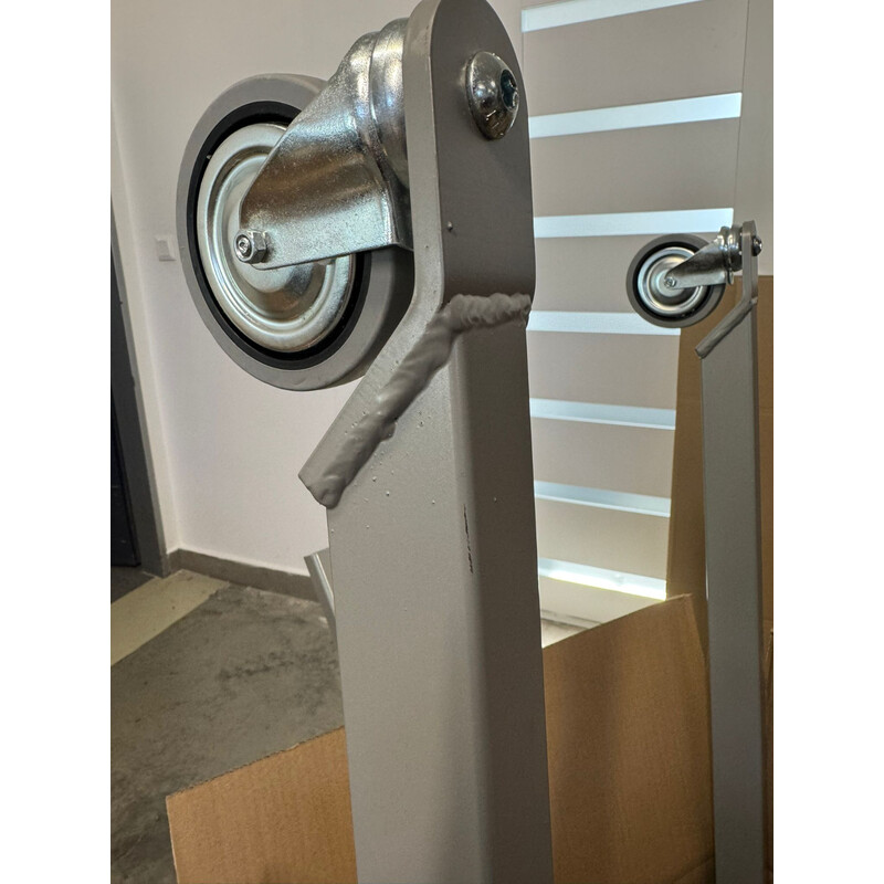 Elektrický zdvihák - ŠKRABANCE NA KONŠTRUKCII