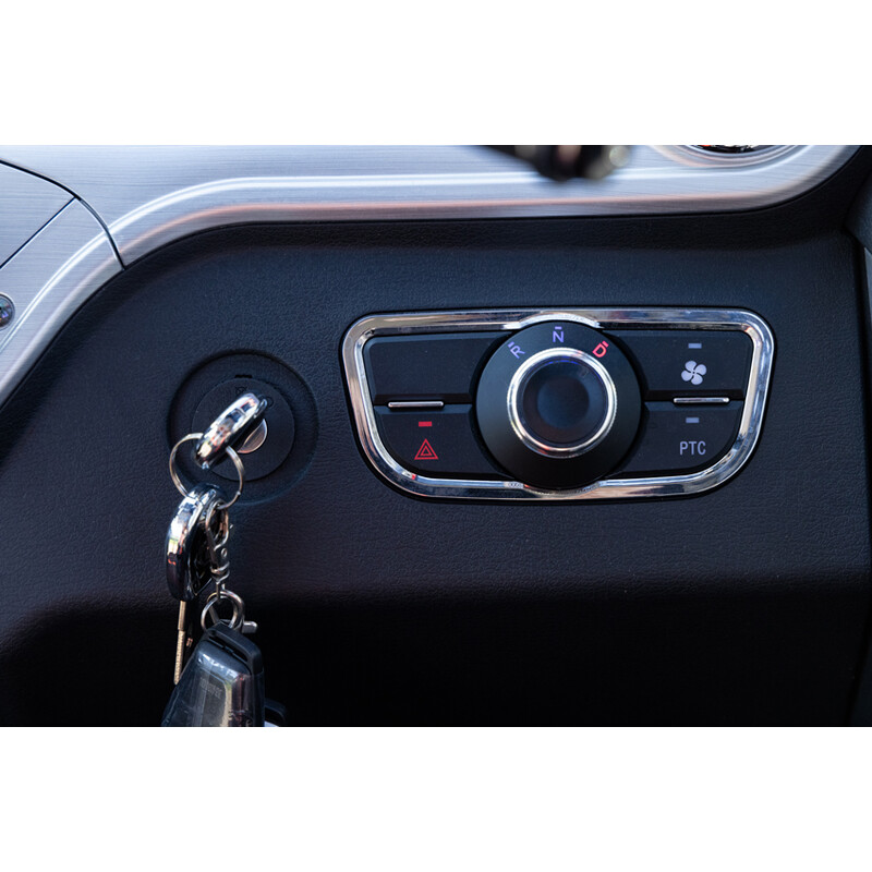 Elektrický trojkolesový skúter UNIZDRAV MiniCar - ŠKRABANEC NA PRAVOM HORNOM ROHU